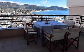 Chloe Sea View Apartment